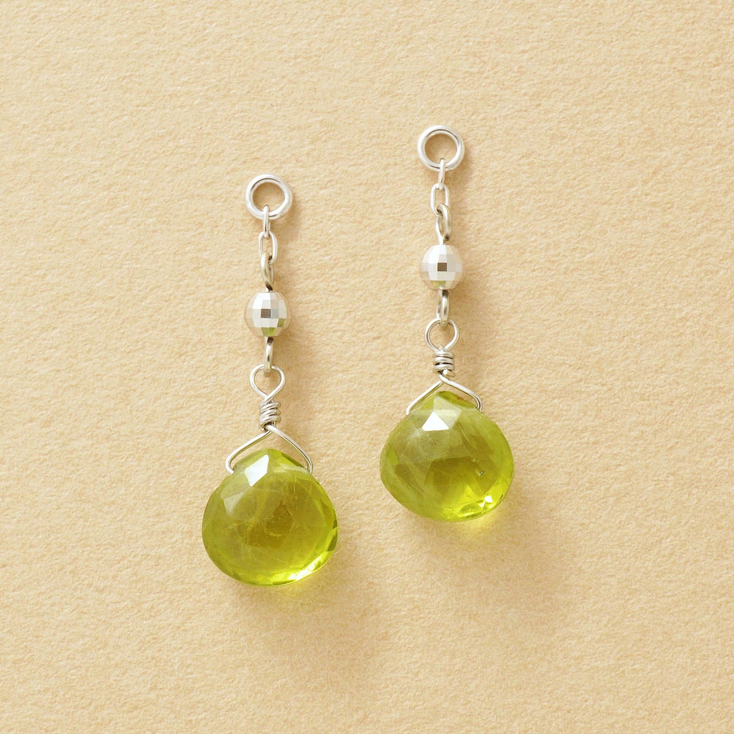 [Palette] 10K Peridot Charms (White Gold) - Product Image