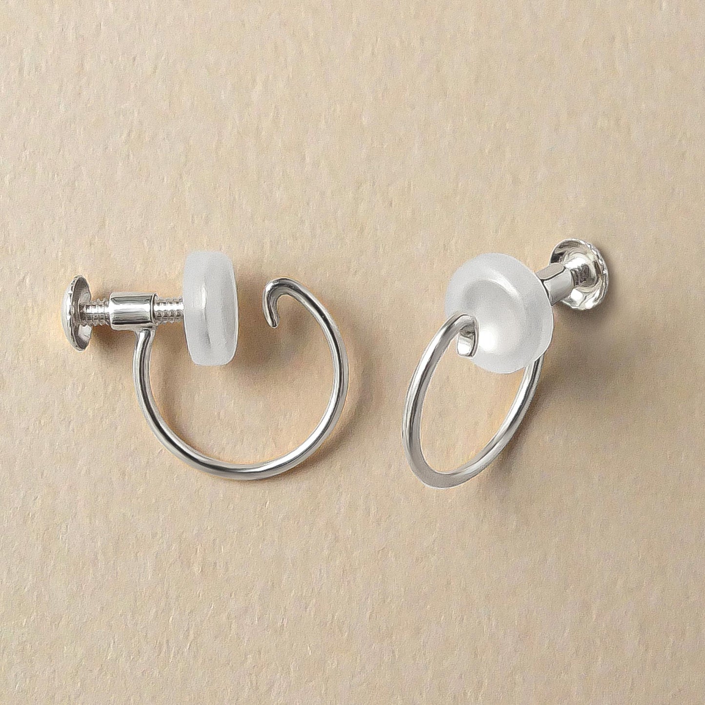 [Palette] 10K Hoop Clip-On Base Earrings (Small) (White Gold) - Product Image