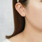 [Palette] 10K Hoop Clip-On Base Earrings (Small) (White Gold) - Model Image