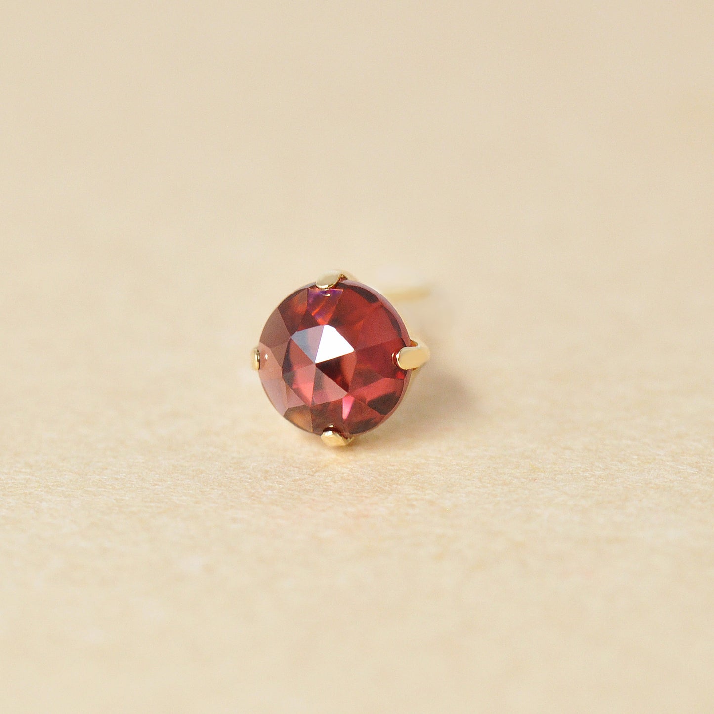 [Solo Earring] 18K/10K Garnet Circle Single Earring (Yellow Gold) - Product Image