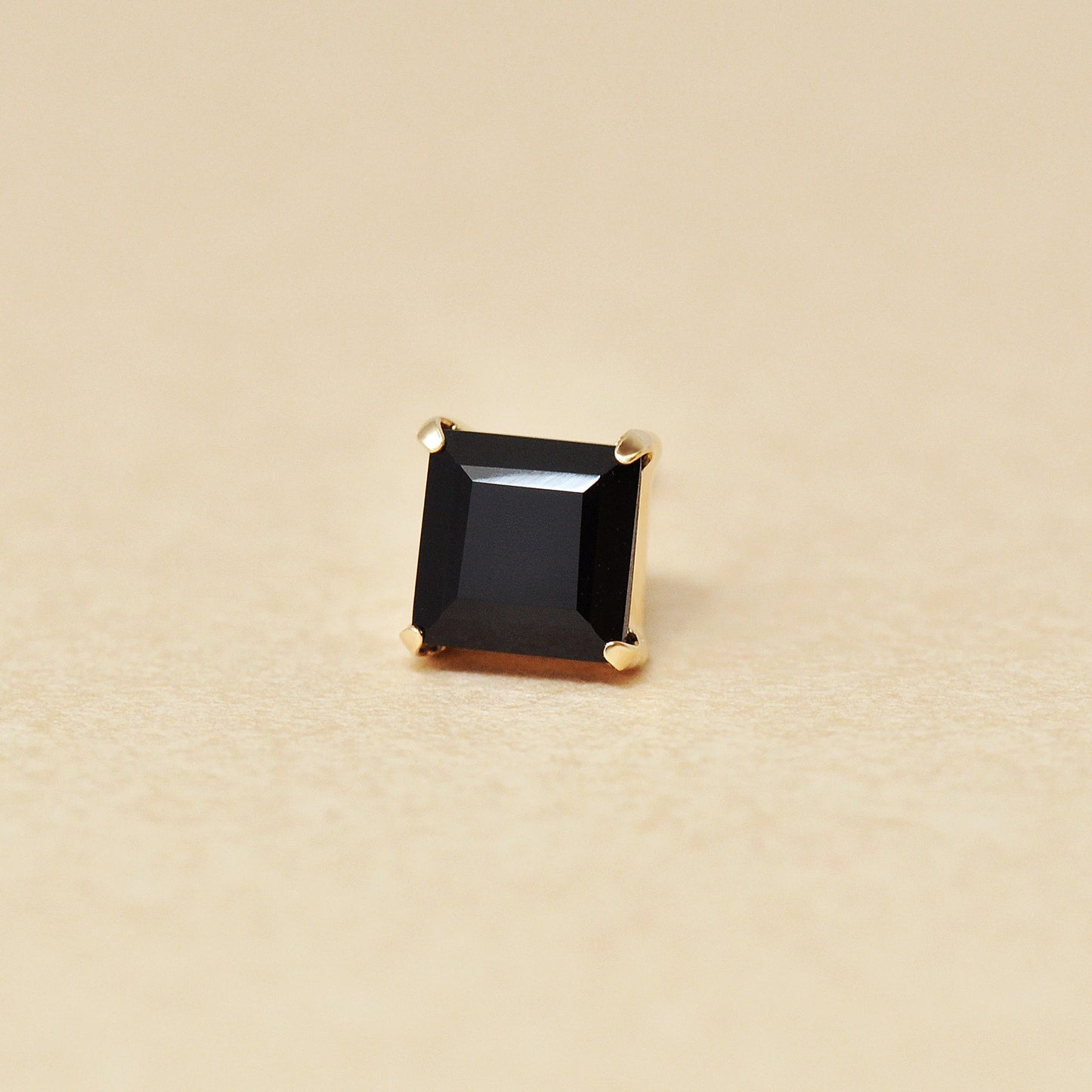 [Solo Earring] 18K/10K Onyx Square Single Earring (Yellow Gold) - Product Image