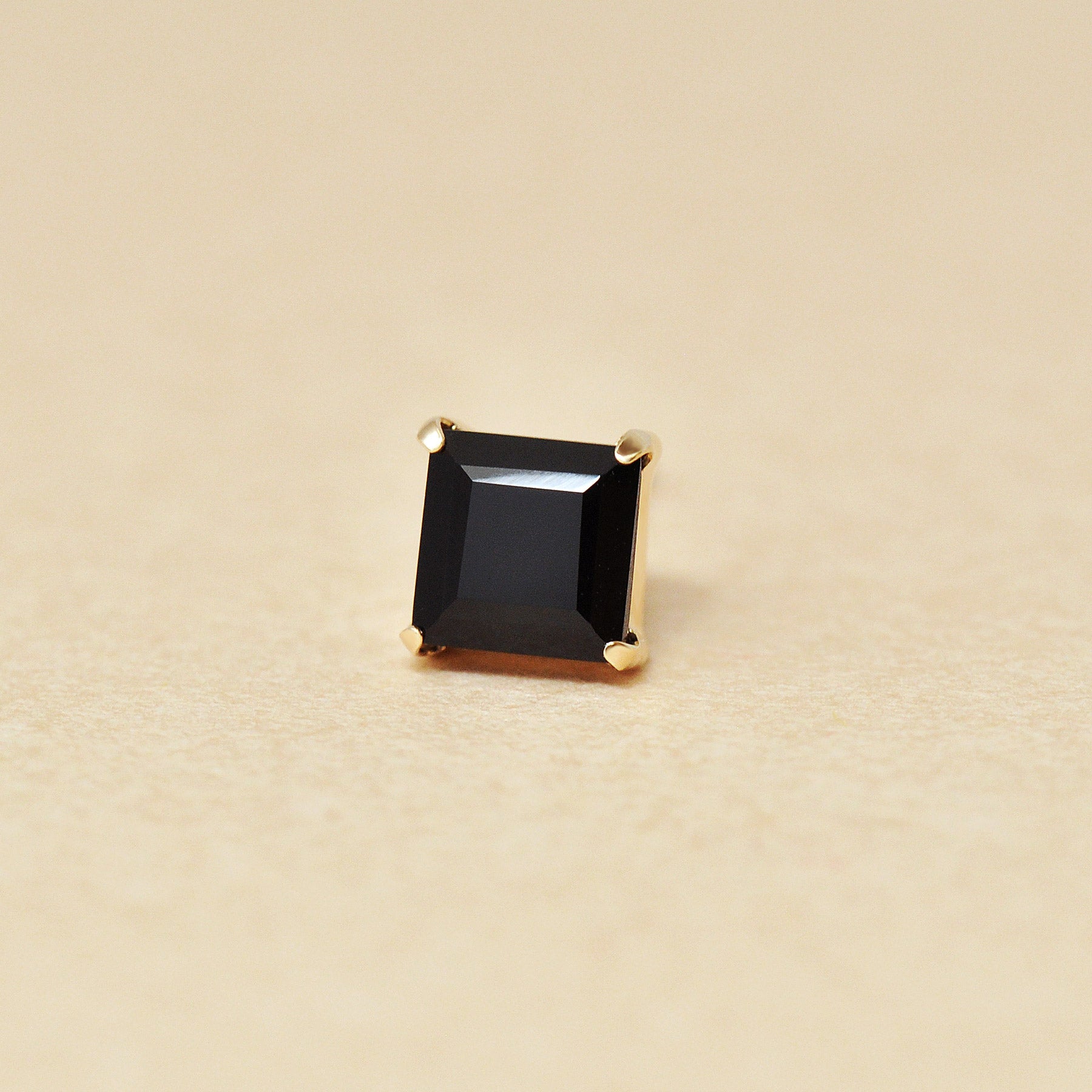 [Solo Earring] 18K/10K Onyx Square Single Earring (Yellow Gold) - Product Image