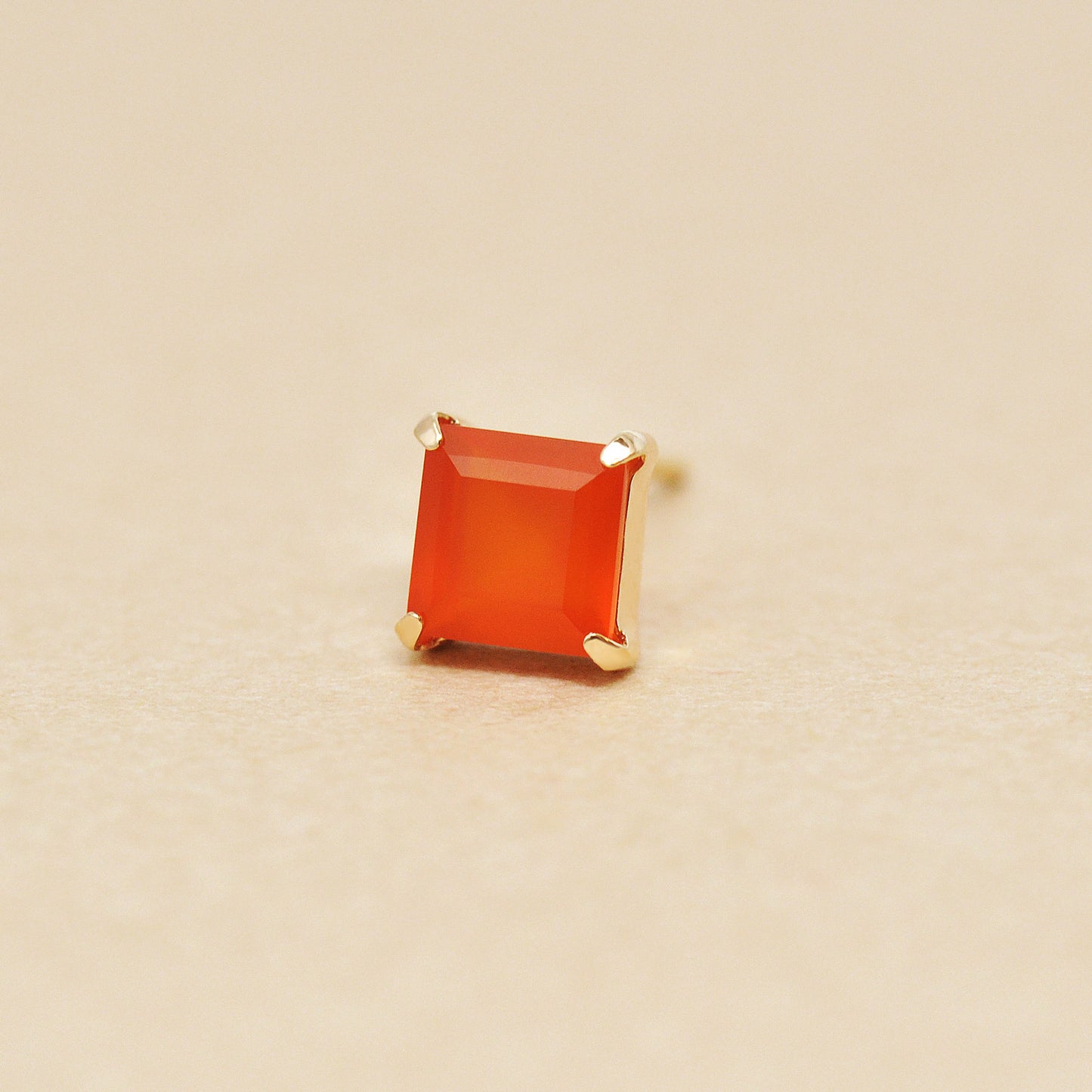 [Solo Earring] 18K/10K Carnelian Square Single Earring (Yellow Gold) - Product Image