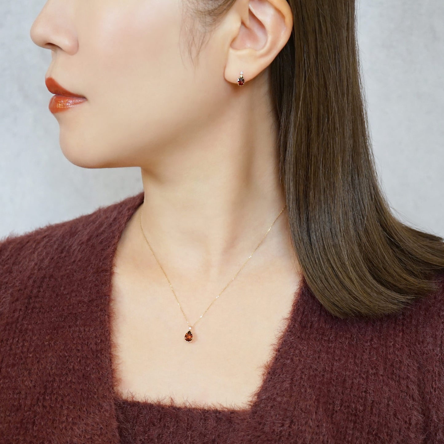 10K Garnet Necklace [Bouquet] (Yellow Gold) - Model Image