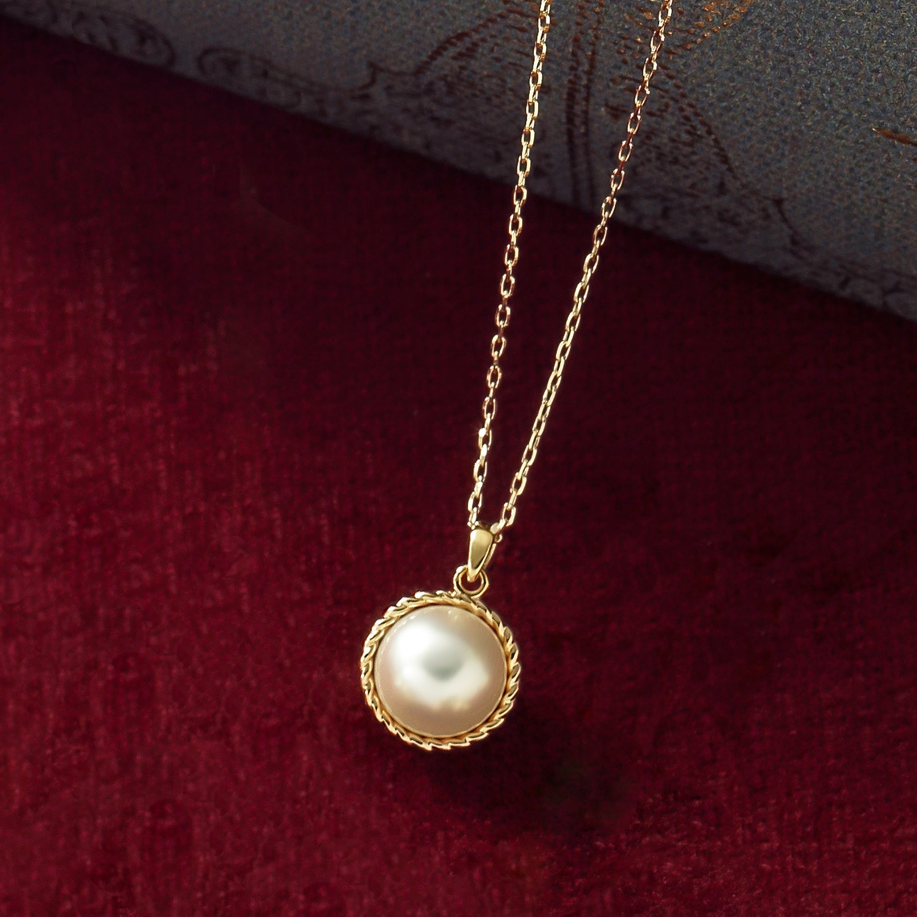 10K Akoya Pearl Reversible Necklace [Gem Bloom Button] (Yellow Gold) - Product Image