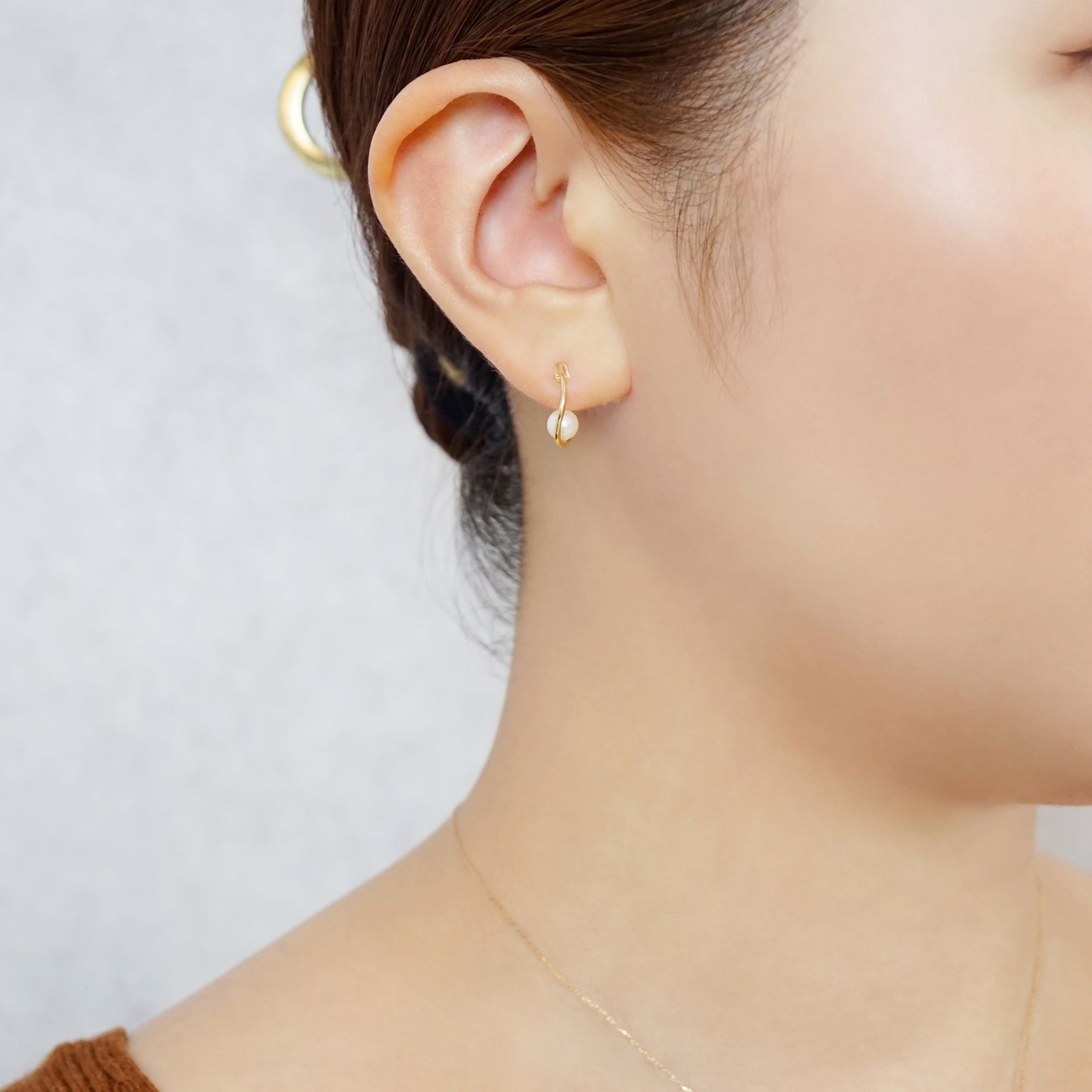 10K Akoya Pearl Hoop Clip-On Earrings (Yellow Gold) - Model Image