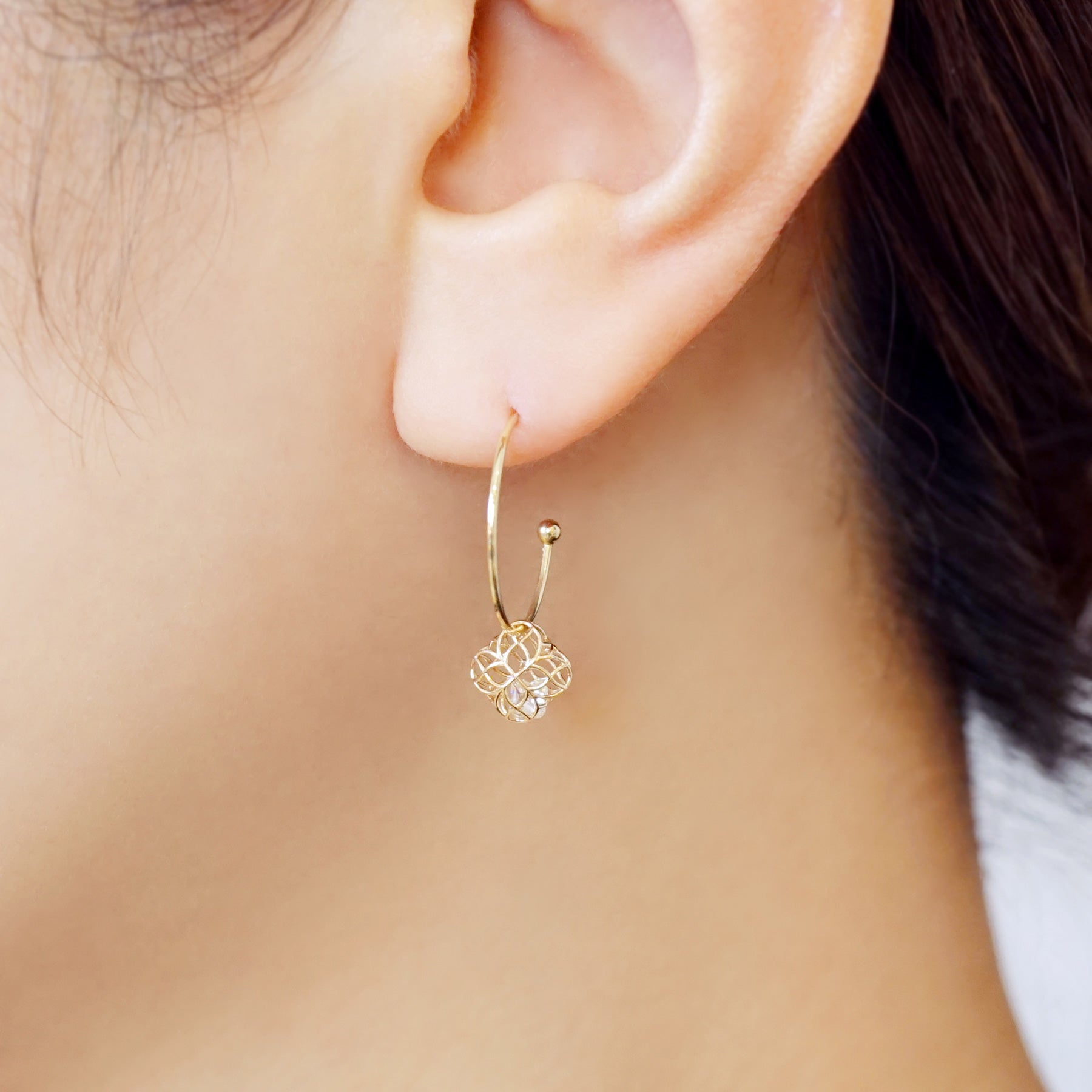 [Pannier] 18K/10K Lily Crescent Earrings (Yellow Gold) - Model Image