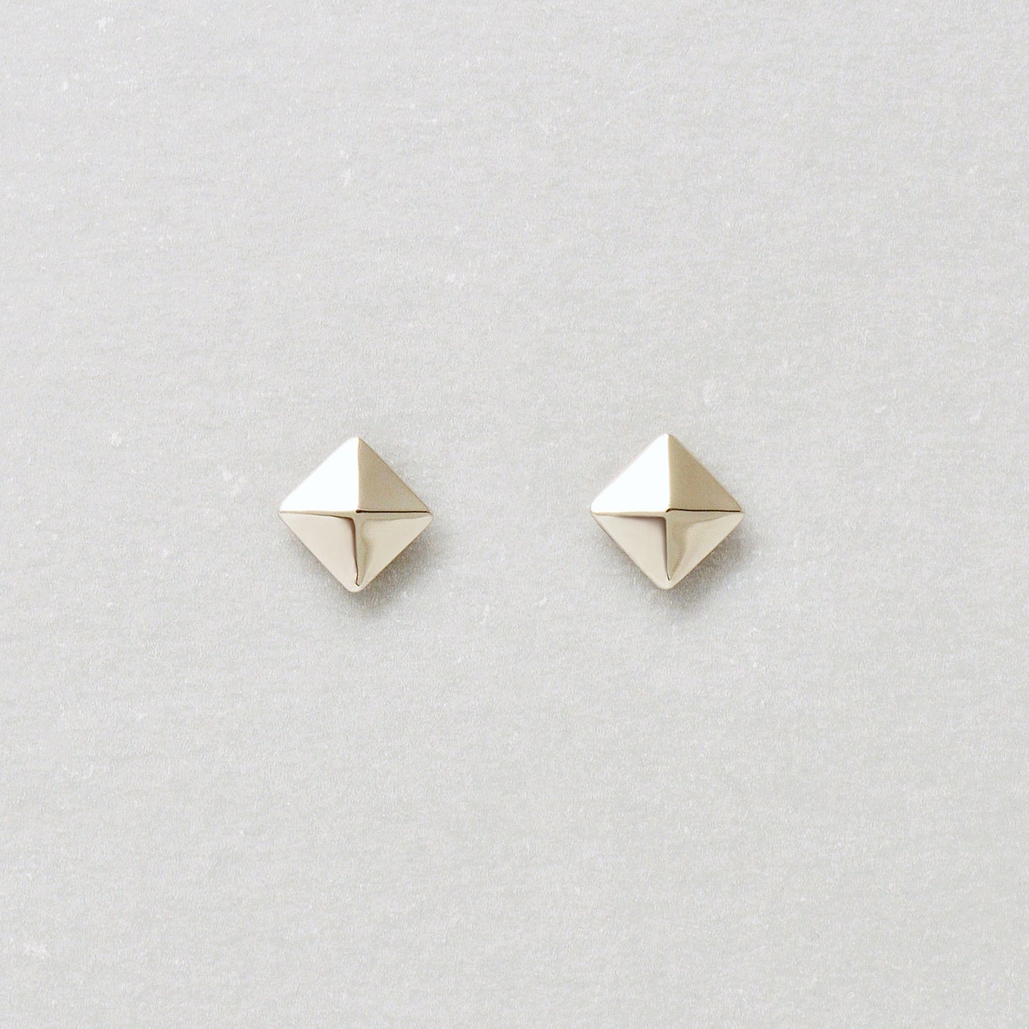 [Second Earrings] Platinum Stud Earrings (4mm) - Product Image