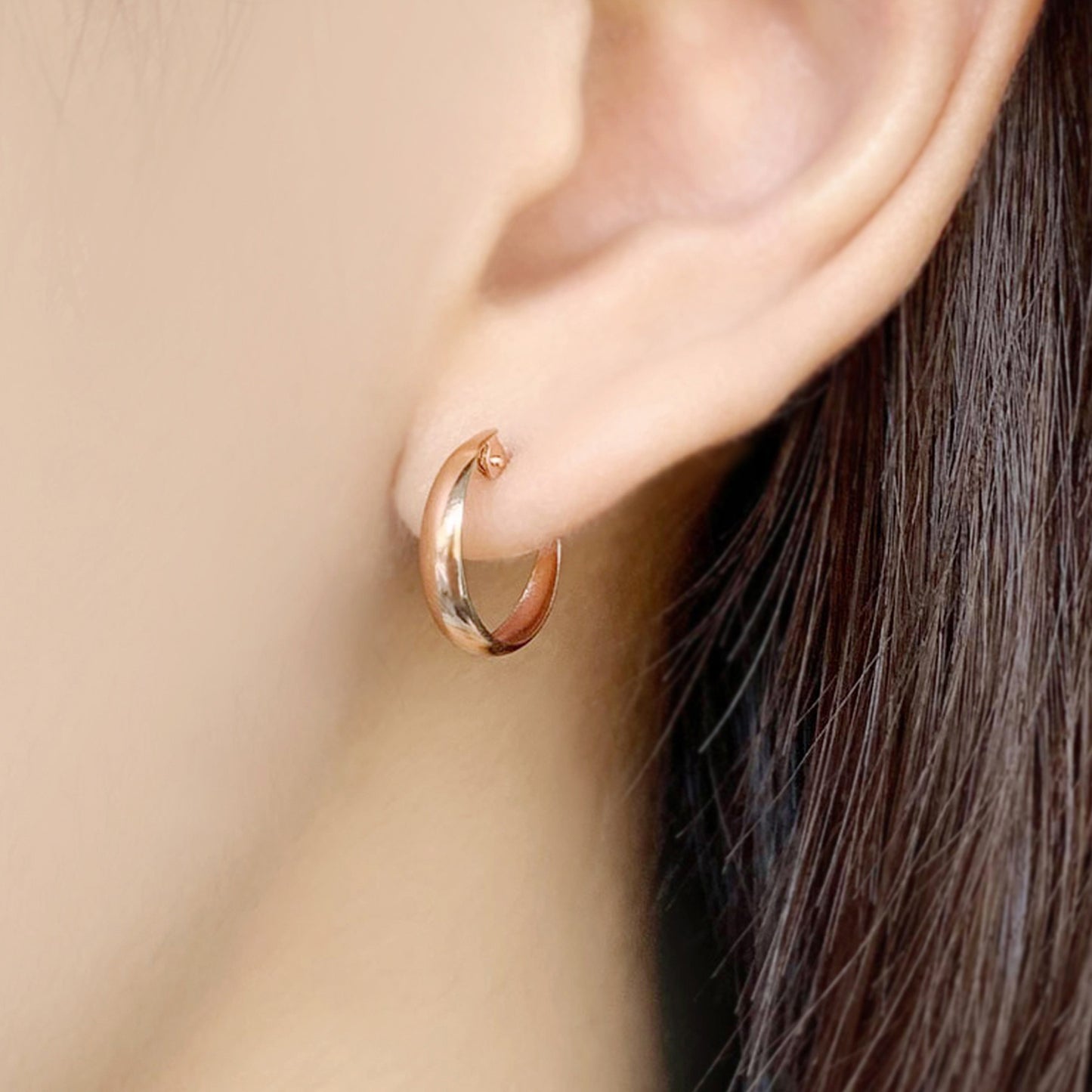 18K/10K Rose Gold Chunky Hoop Earrings - Model Image