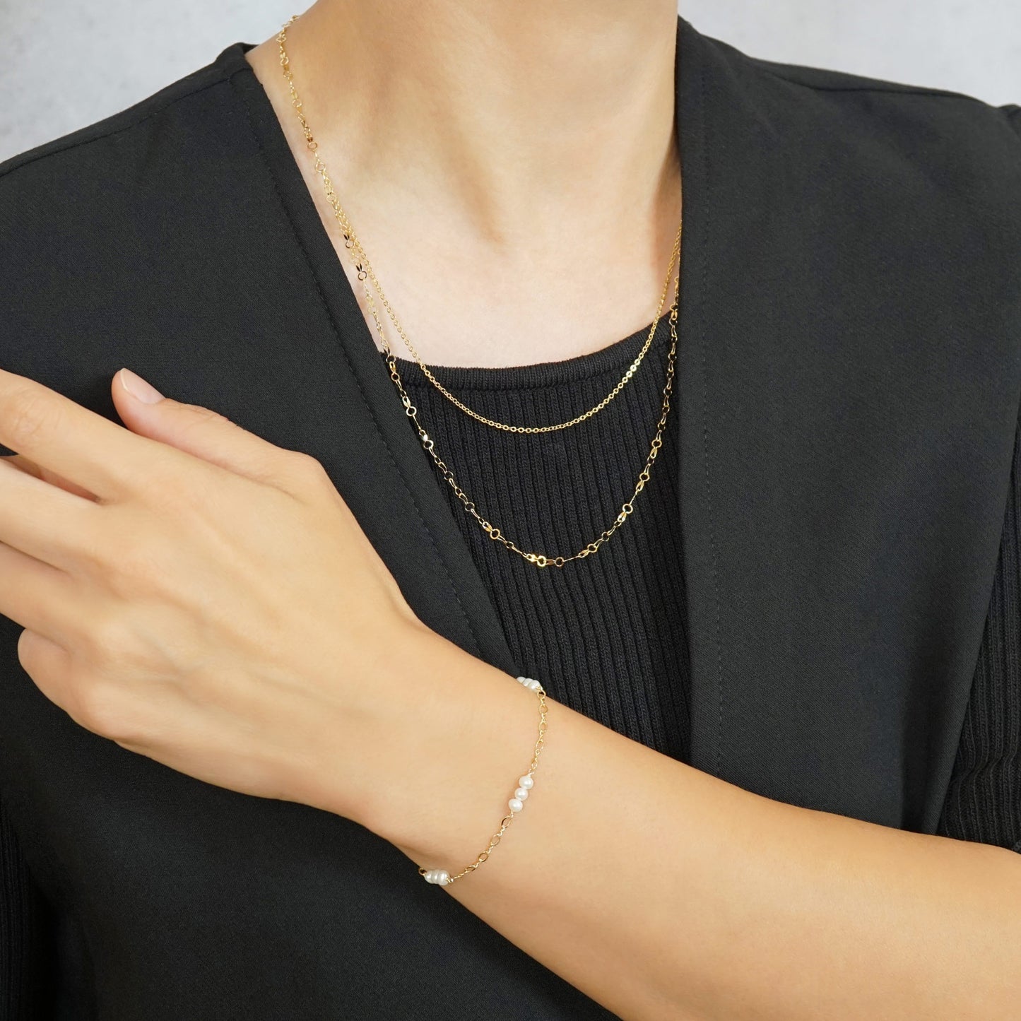 [WEB and Some Store Only] Gold Filled Freshwater Pearl Bracelet - Model Image