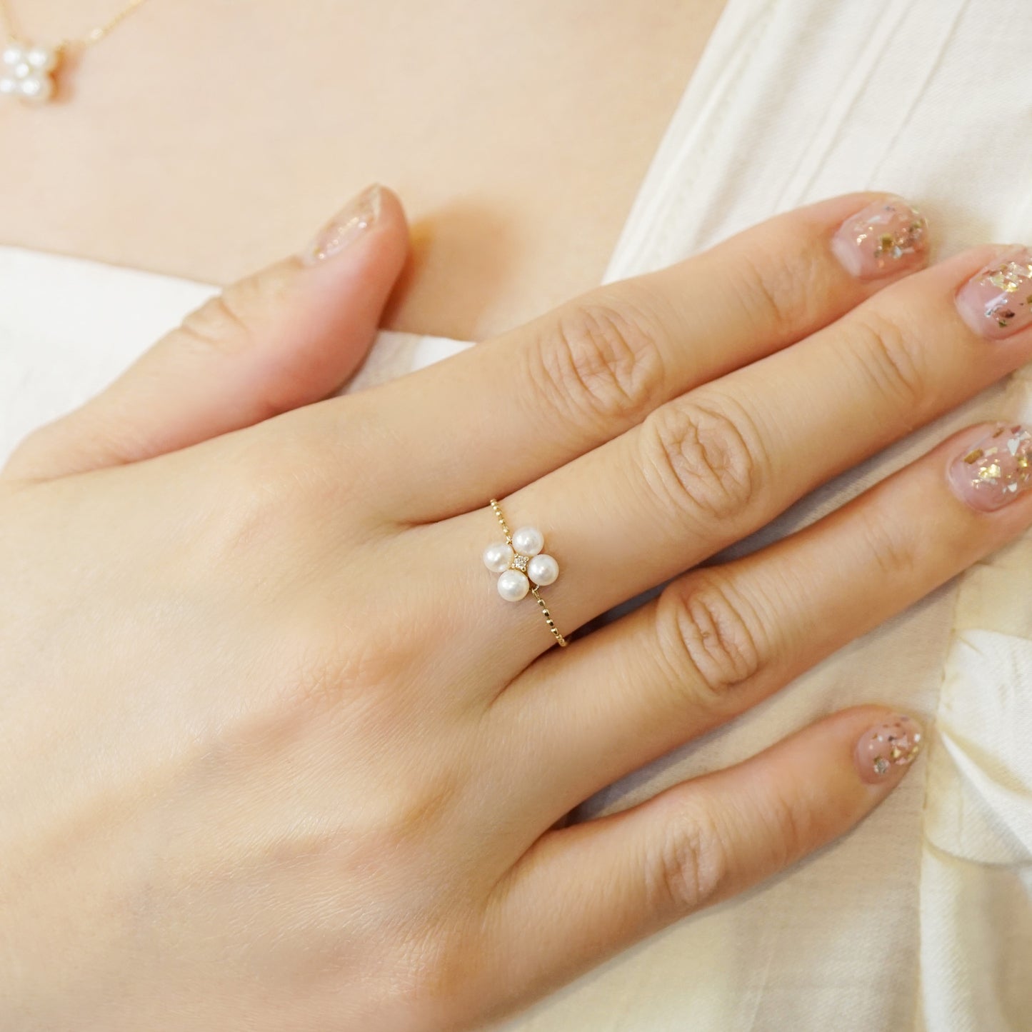 10K Diamond Pearl Clover Chain Ring (Yellow Gold) - Model Image