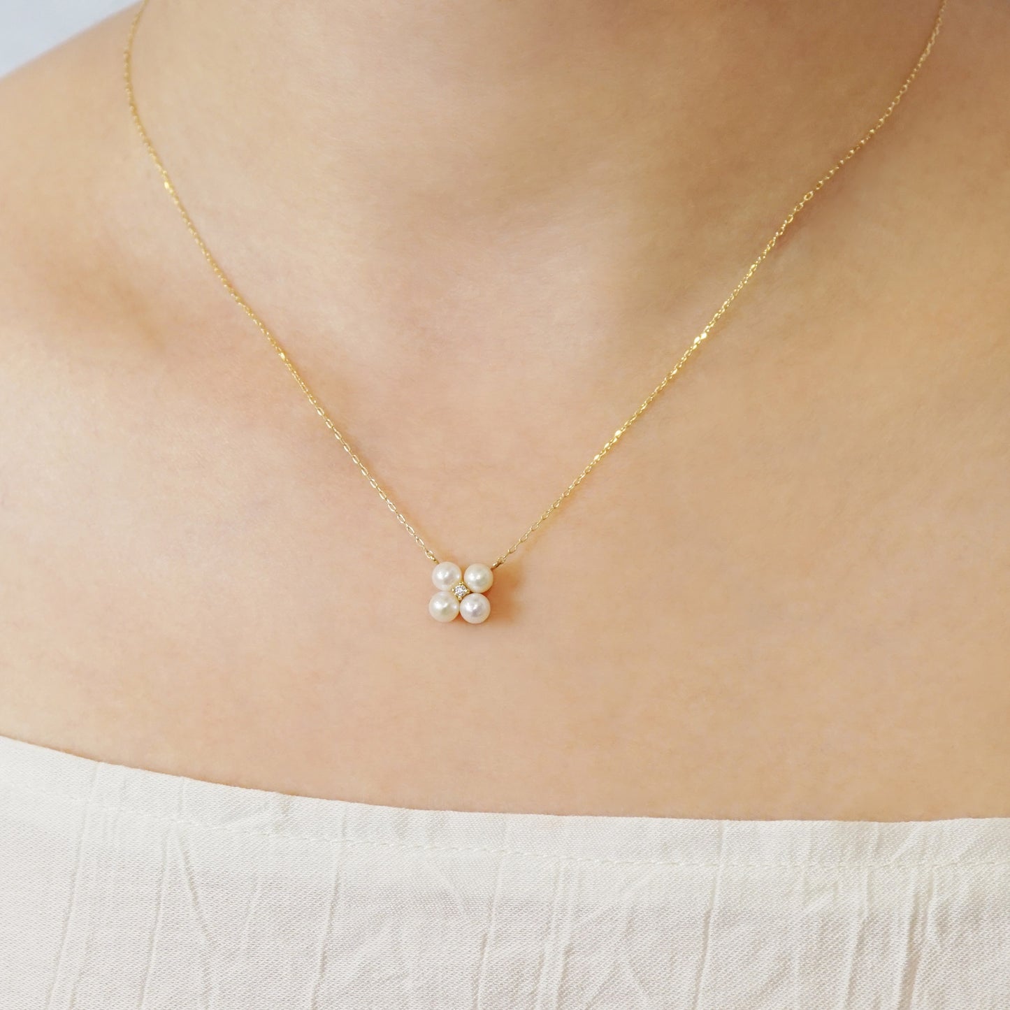 10K Diamond Pearl Clover Necklace (Yellow Gold) - Model Image