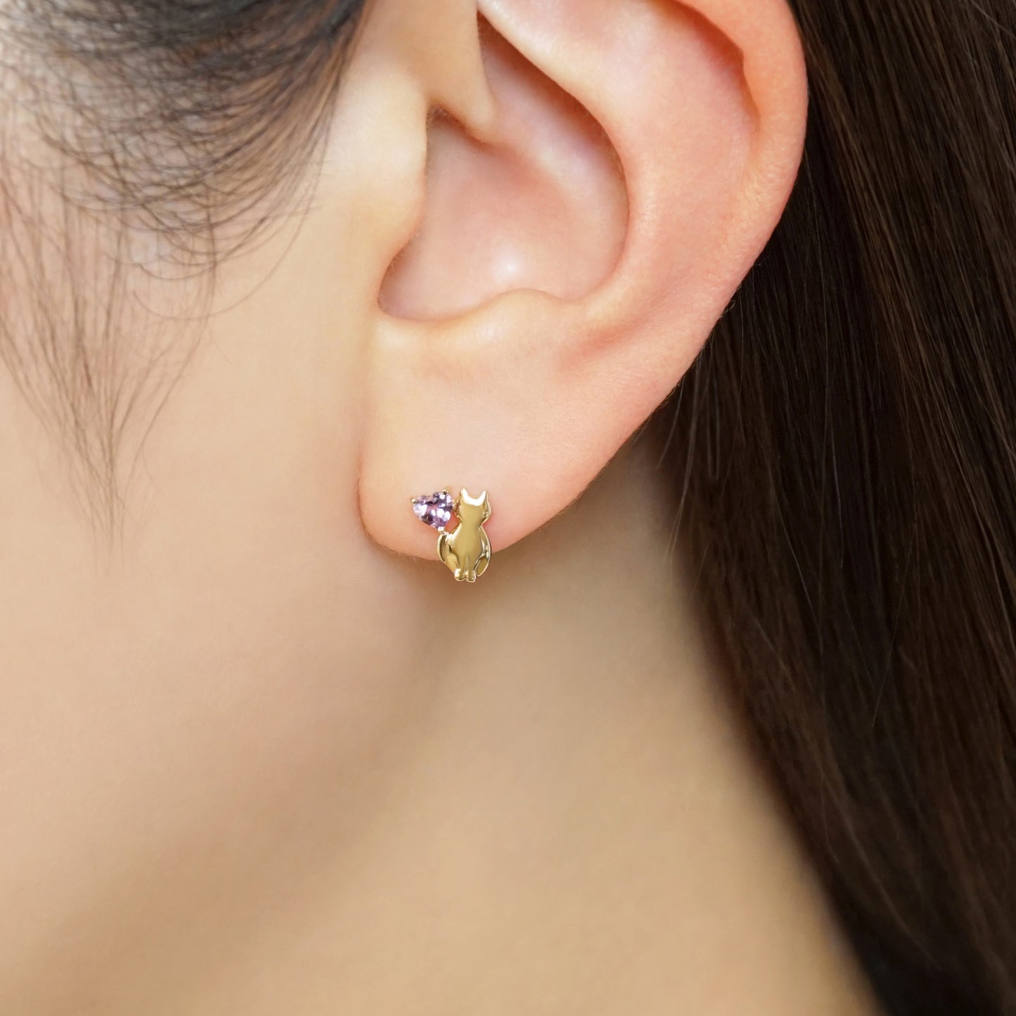 [Solo Earring] 18K/10K Cat Single Earring (Yellow Gold) - Model Image