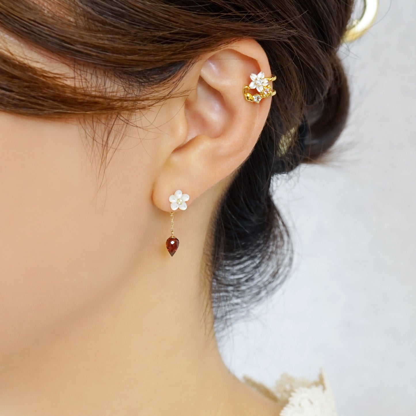 [Solo Earring] 18K/10K Strawberry Tea Single Earring (Yellow Gold) - Model Image