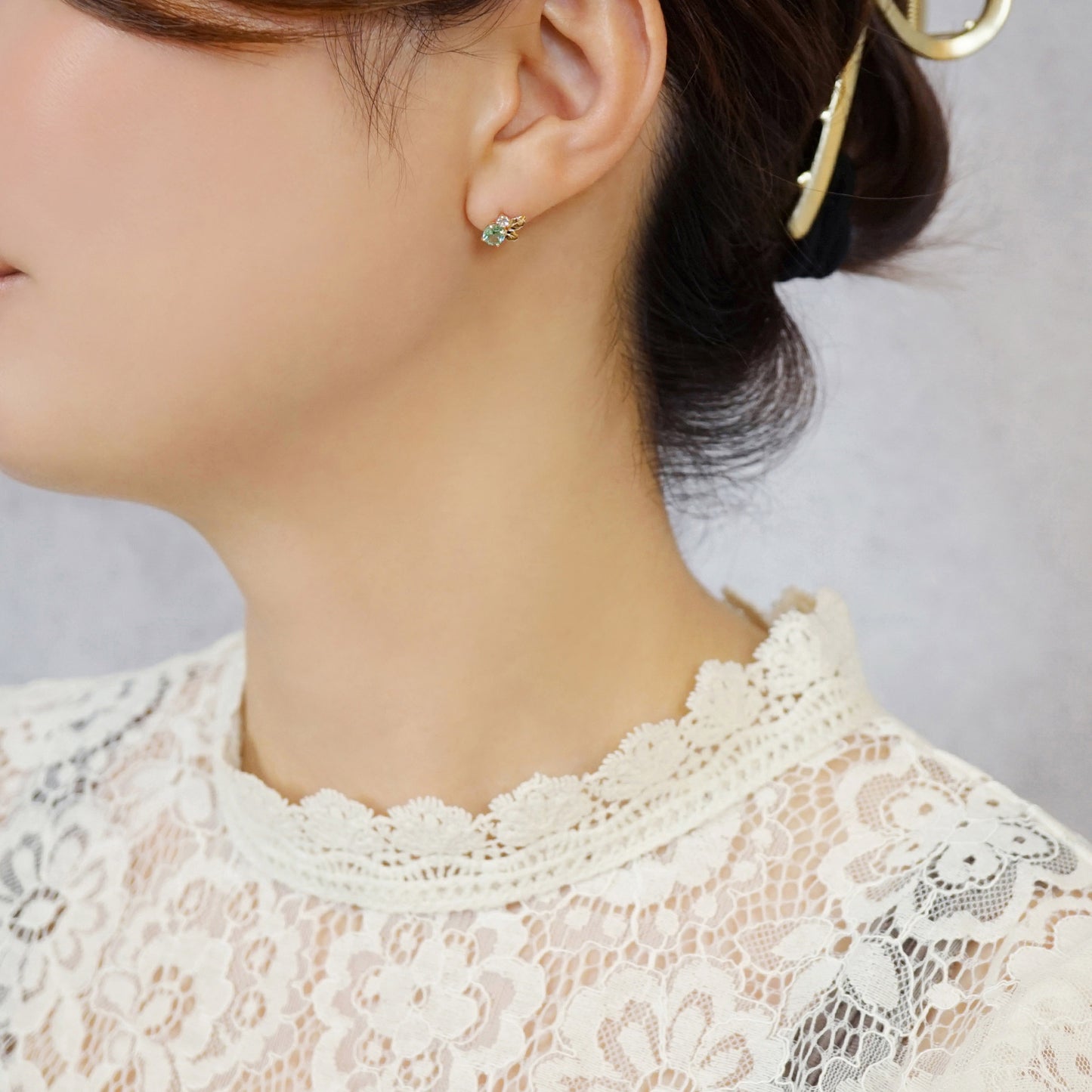 [Solo Earring] 18K/10K Mint Tea Single Earring (Yellow Gold) - Model Image