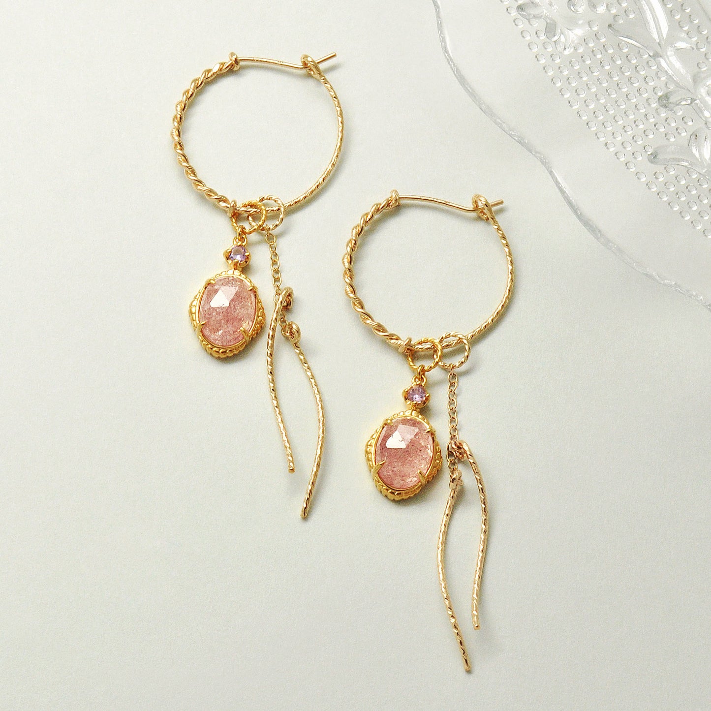 [Palette] Gold Filled / Silver Strawberry Quartz Charm Set Earrings [Berry] (Yellow Gold Plated) - Product Image