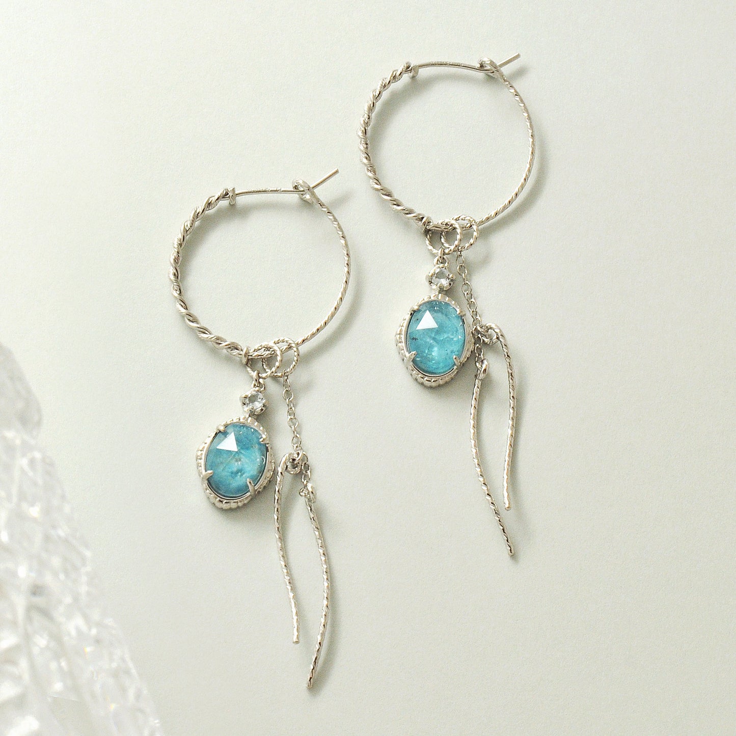 [Palette] Gold Filled / Silver Apatite x White Quartz Charm Set Earrings [Berry] (Platinum Plated) - Product Image