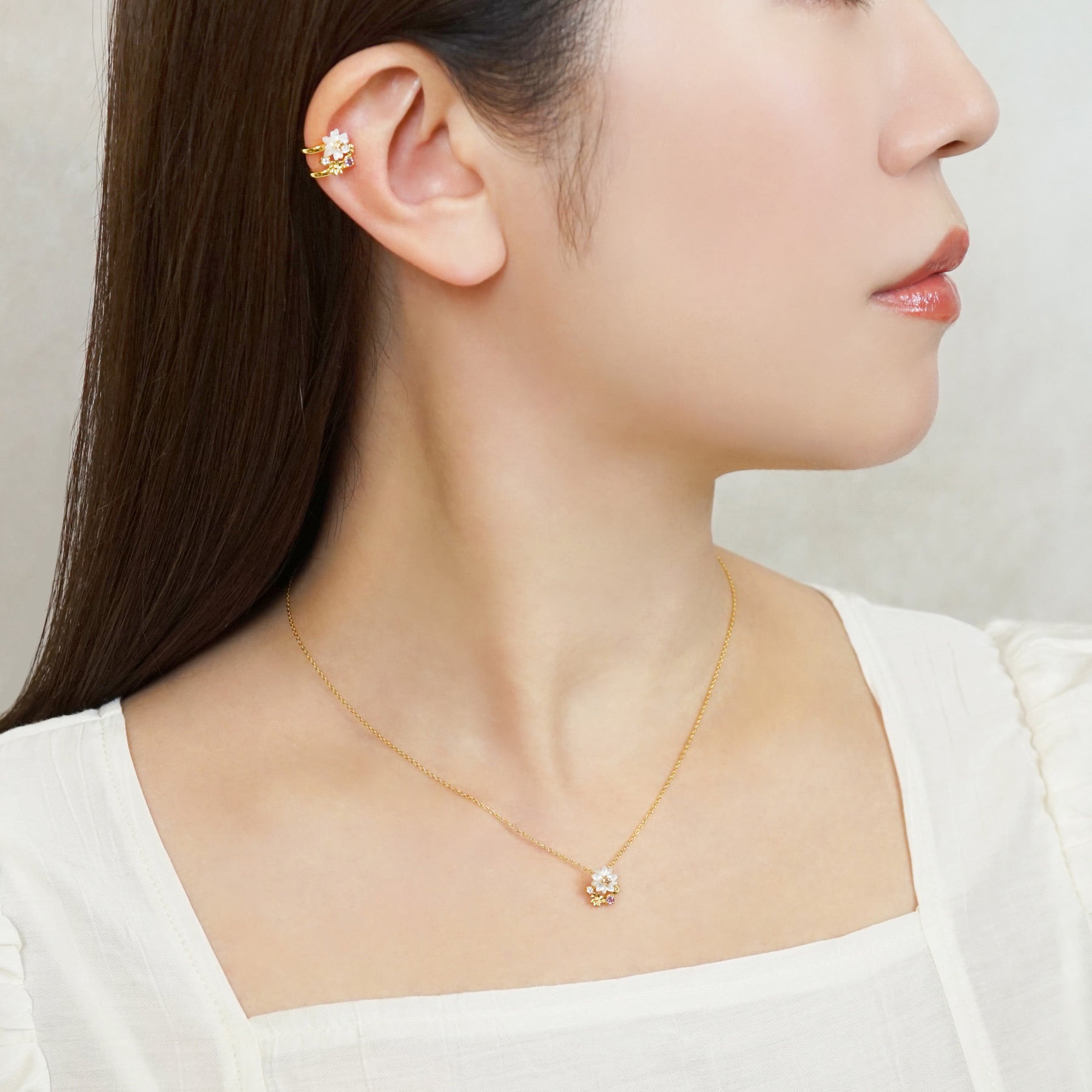 [Birth Flower Jewelry] February - Margaret Necklace (925 Sterling Silver) - Model Image