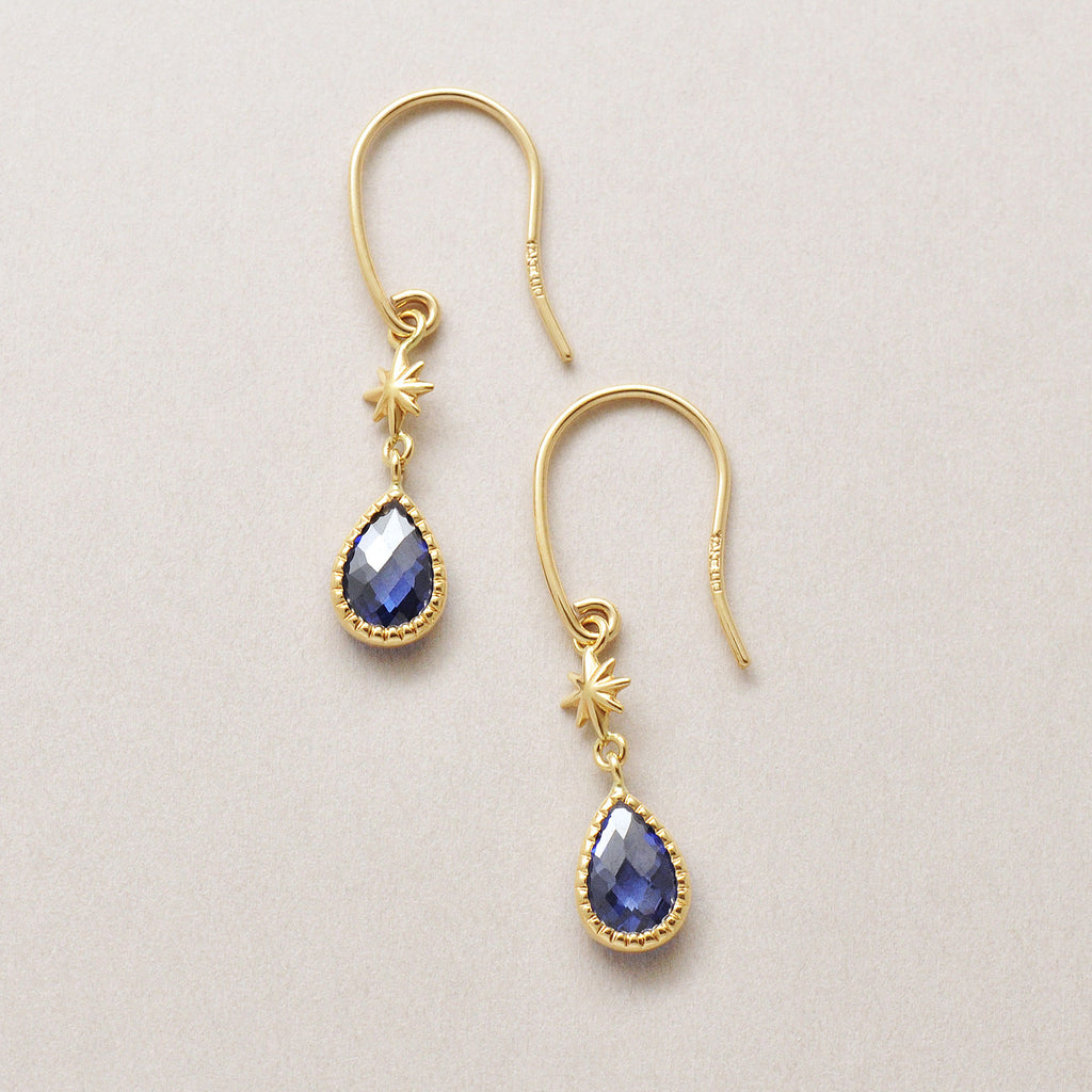 10K Dew Drop Star Wire Earrings (Yellow Gold) - Product Image