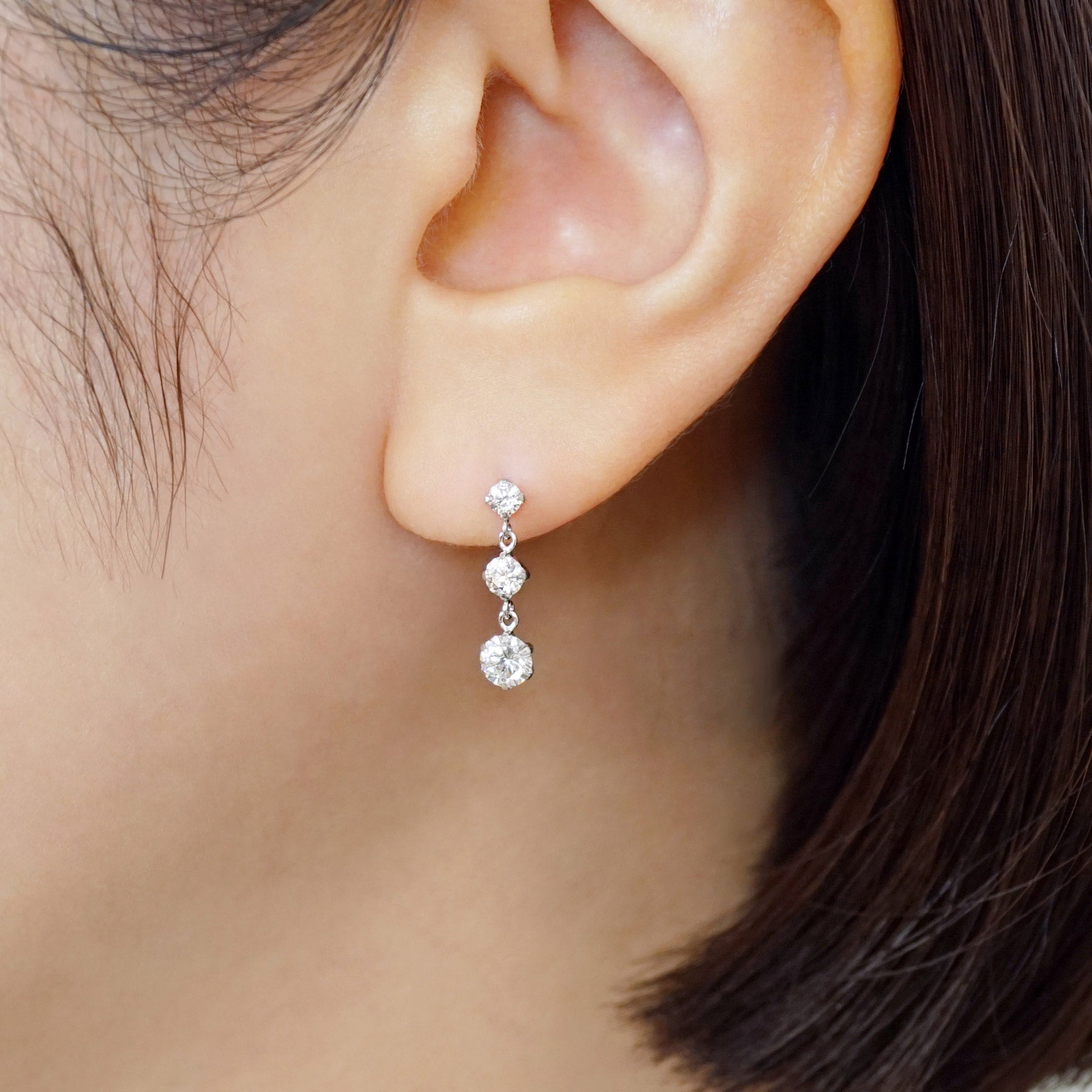 10K Gradation Dangle Earrings (White Gold) - Model Image