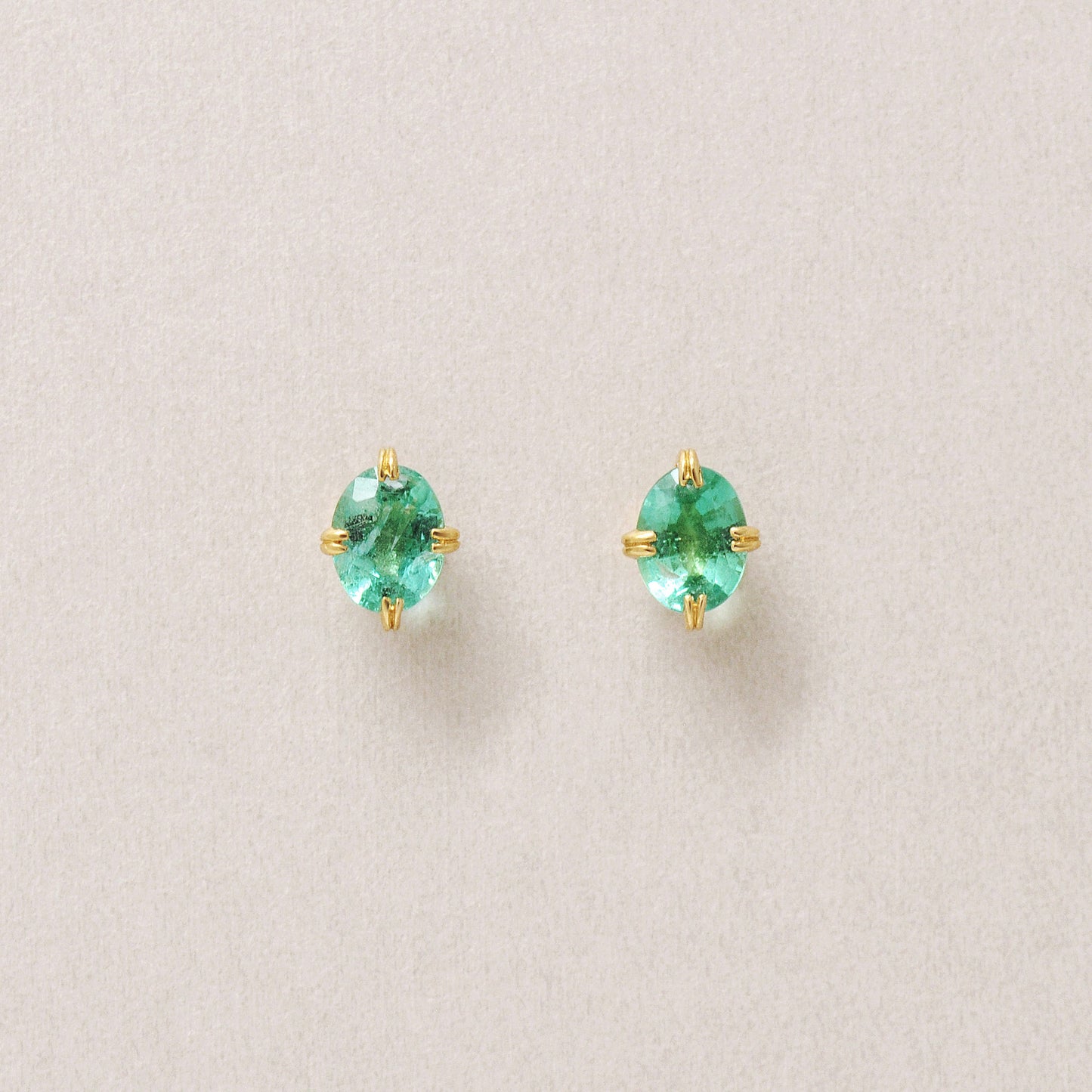 [Second Earrings] 18K Emerald Oval Earrings (Yellow Gold) - Product Image