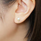 [Airy Clip-On Earrings] Freshwater Pearl Woven Earrings (Yellow Gold) - Model Image