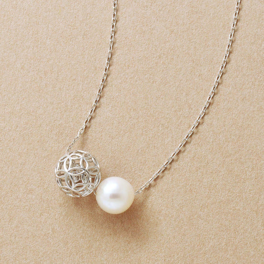[Pannier] 10K Akoya Pearl Flower Pattern Necklace (White Gold) - Product Image