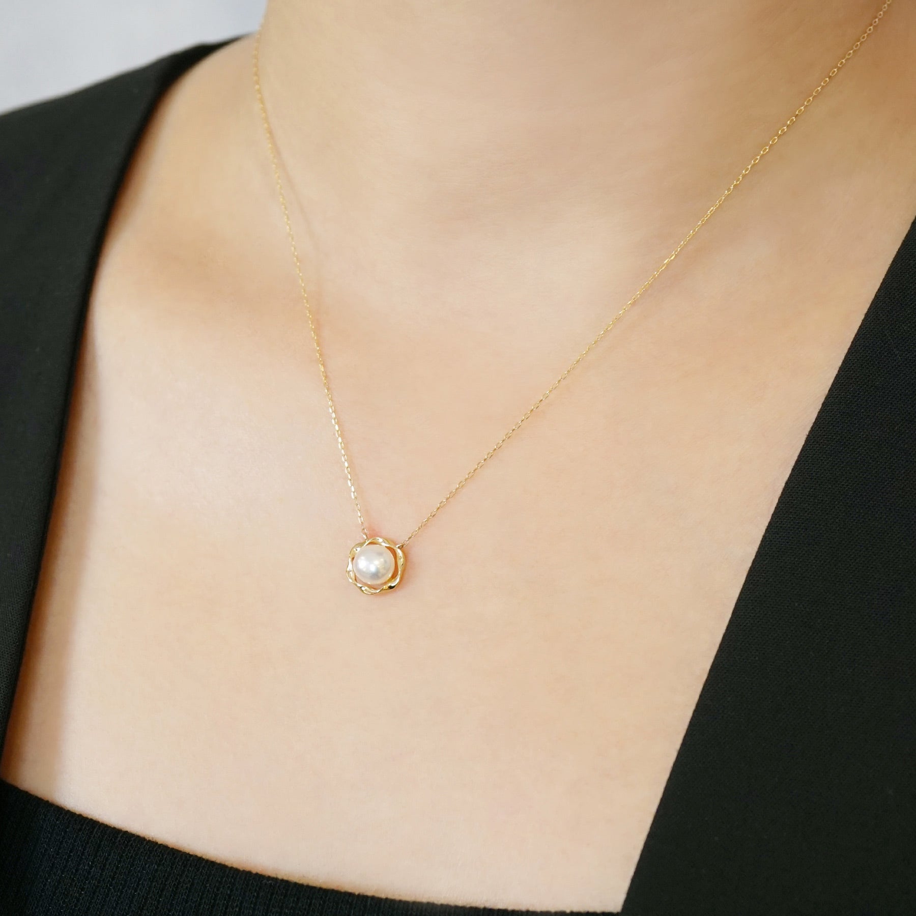 10K Freshwater Pearl Waving Circle Necklace (Yellow Gold) - Model Image