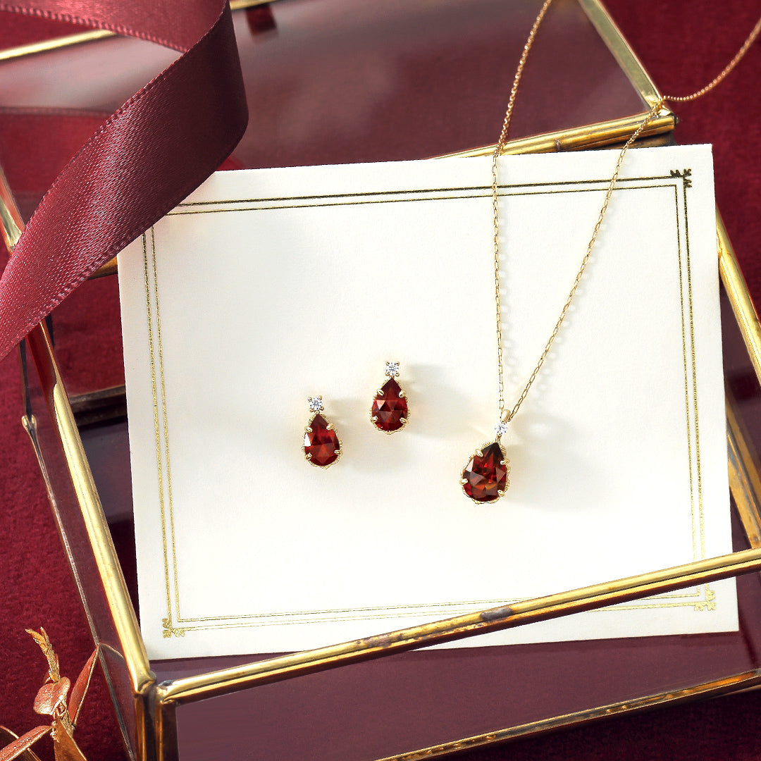 18K/10K Garnet Earrings [Bouquet] (Yellow Gold)