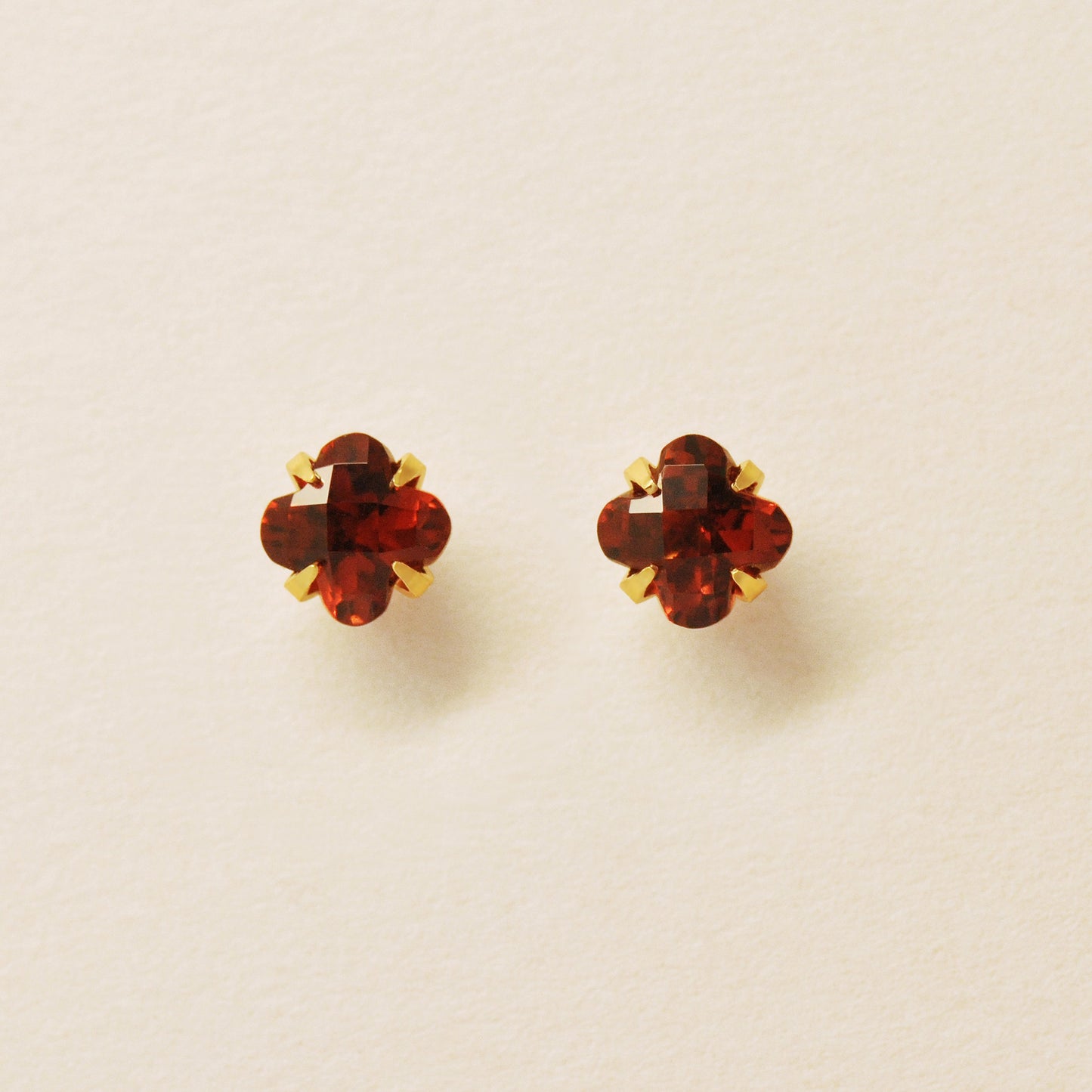 [Second Earrings] 18K Yellow Gold Lily-Cut Garnet Earrings - Product Image