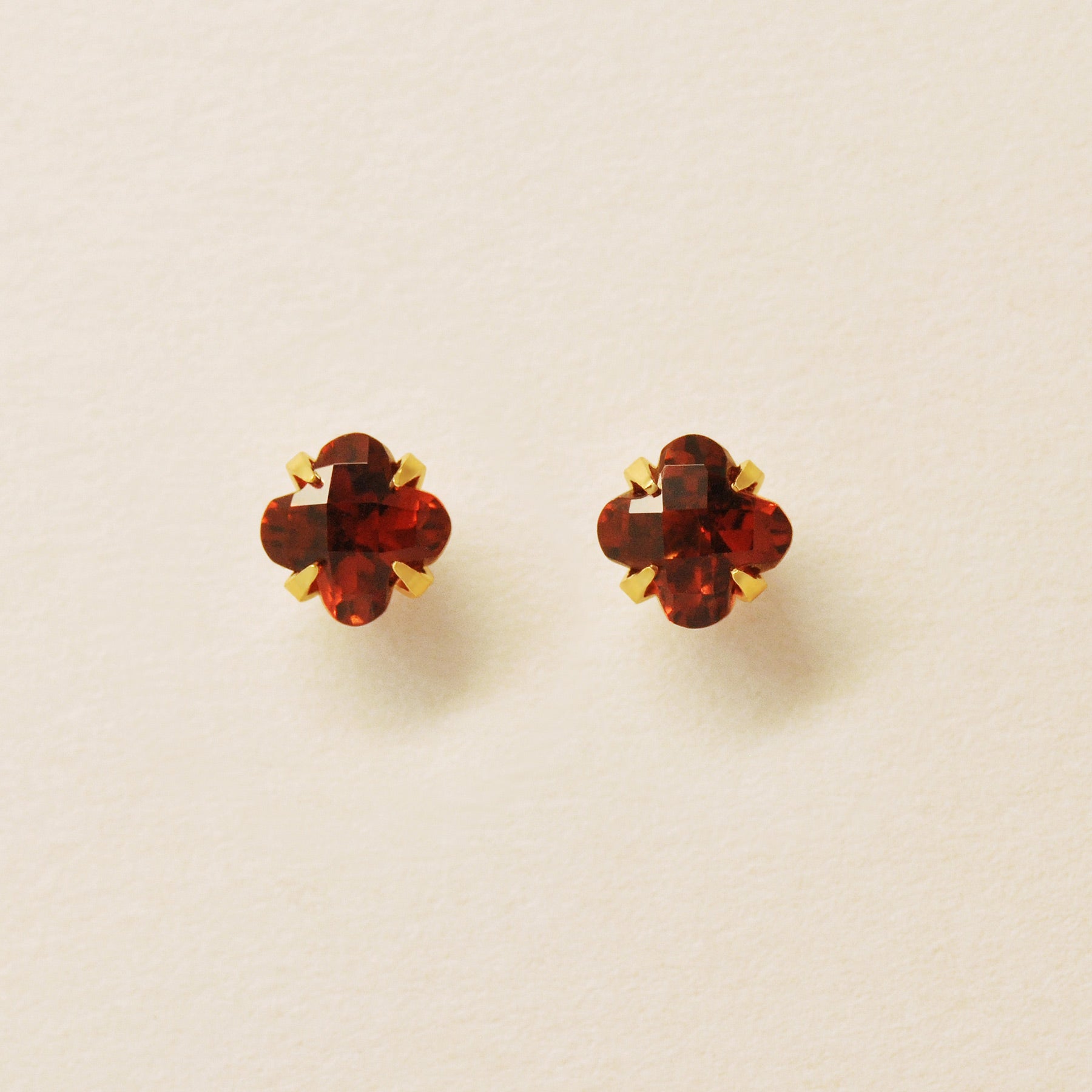 [Second Earrings] 18K Yellow Gold Lily-Cut Garnet Earrings - Product Image