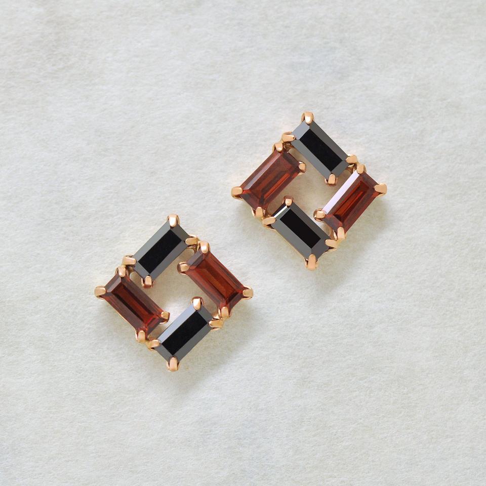 18K / 10K Rose Gold Garnet 4-Block Square Earrings - Product Image