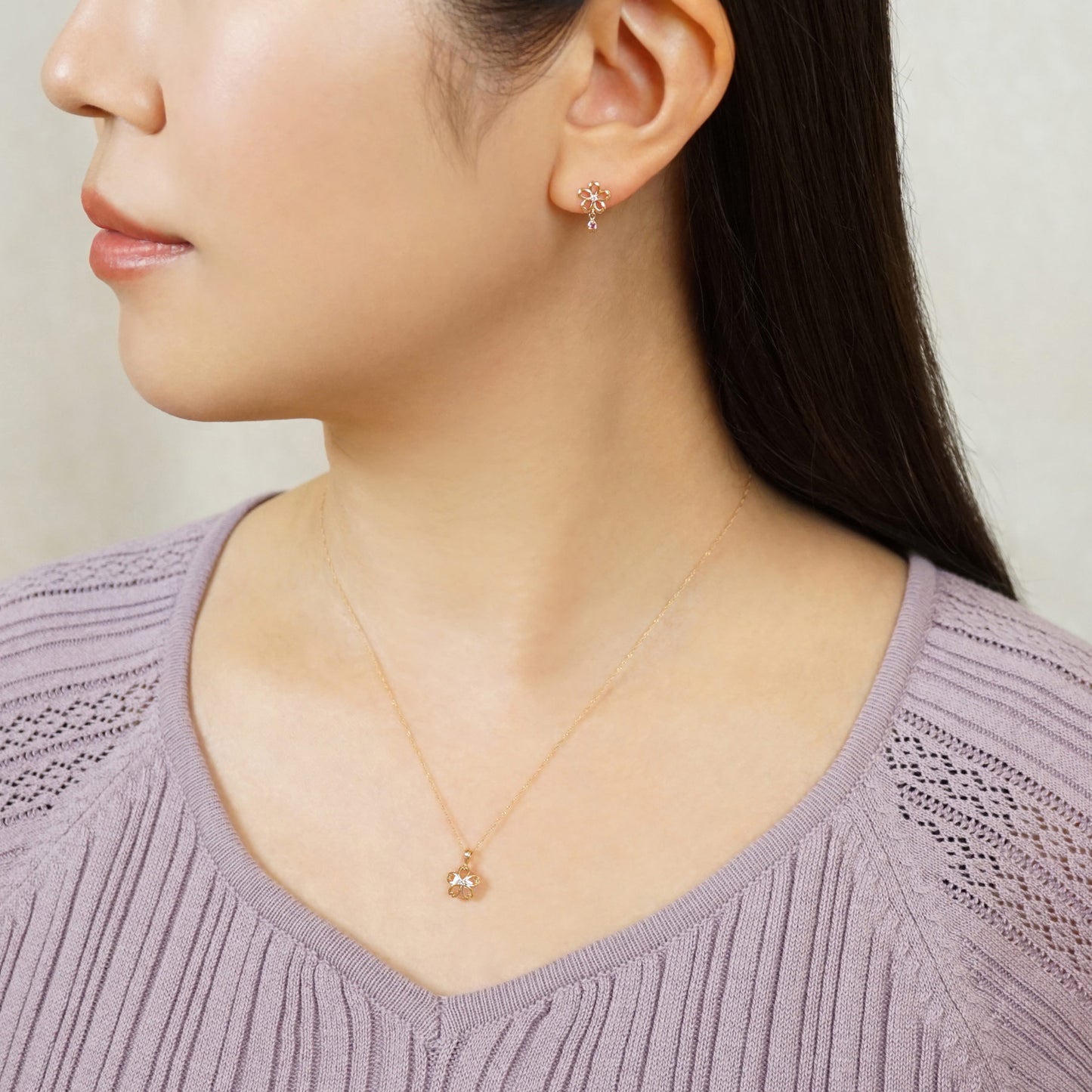 [Birth Flower Jewelry] April - Cherry Blossoms Openwork Earrings (18K/10K Rose Gold) - Model Image