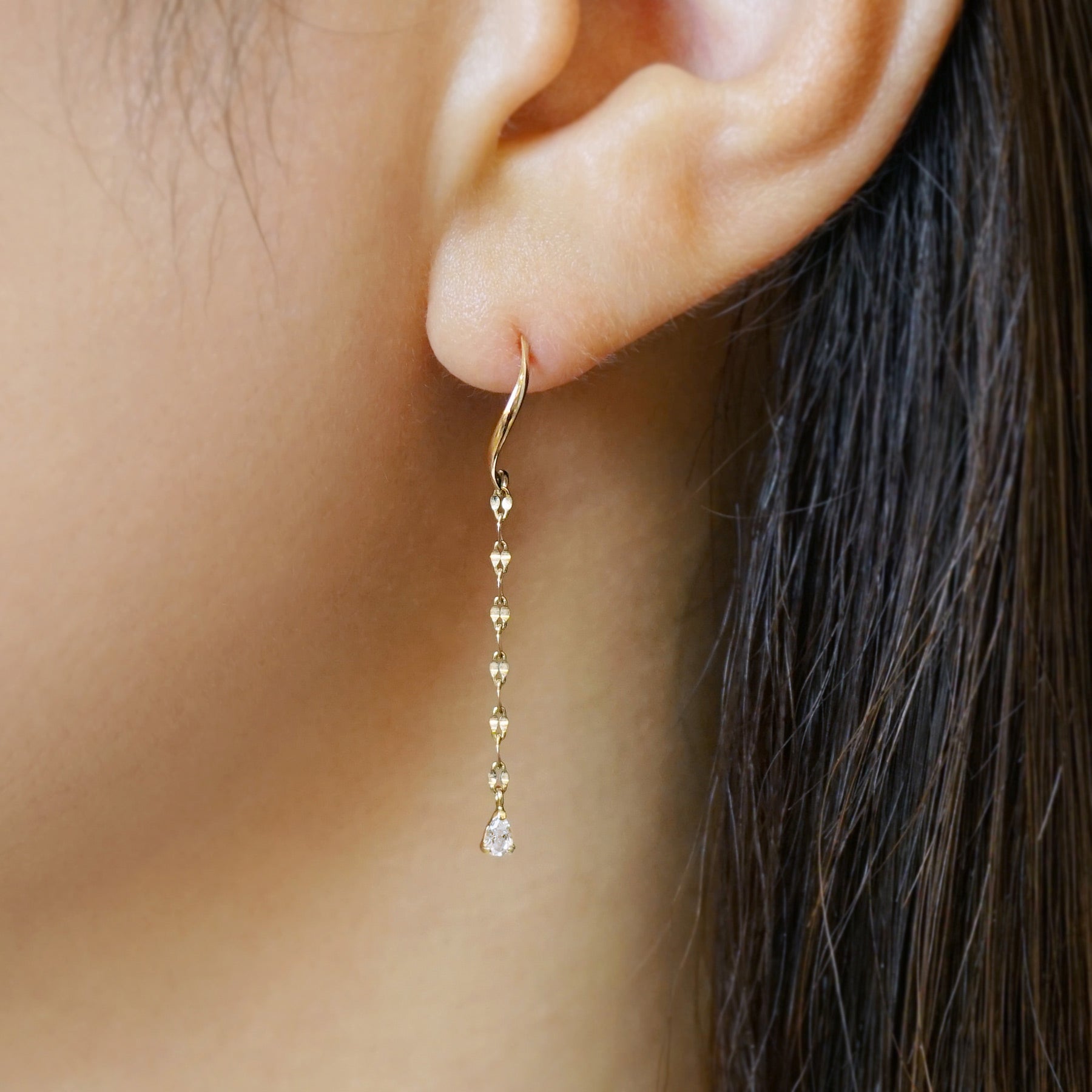 [Palette] 18K/10K Blue Moonstone Charm Set Earrings [Prism] (Yellow Gold) - Model Image