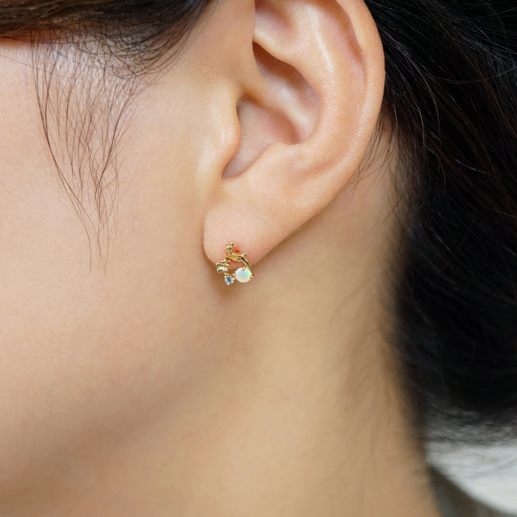 [Solo Earring] 18K/10K Fawn Single Earring (Yellow Gold) - Model Image