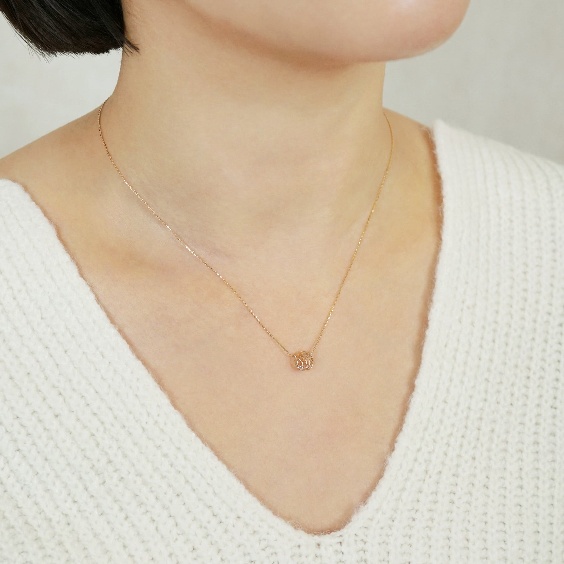 [Pannier] 10K Limited Quantity Necklace “Cherry Blossoms” (Rose Gold) - Model Image