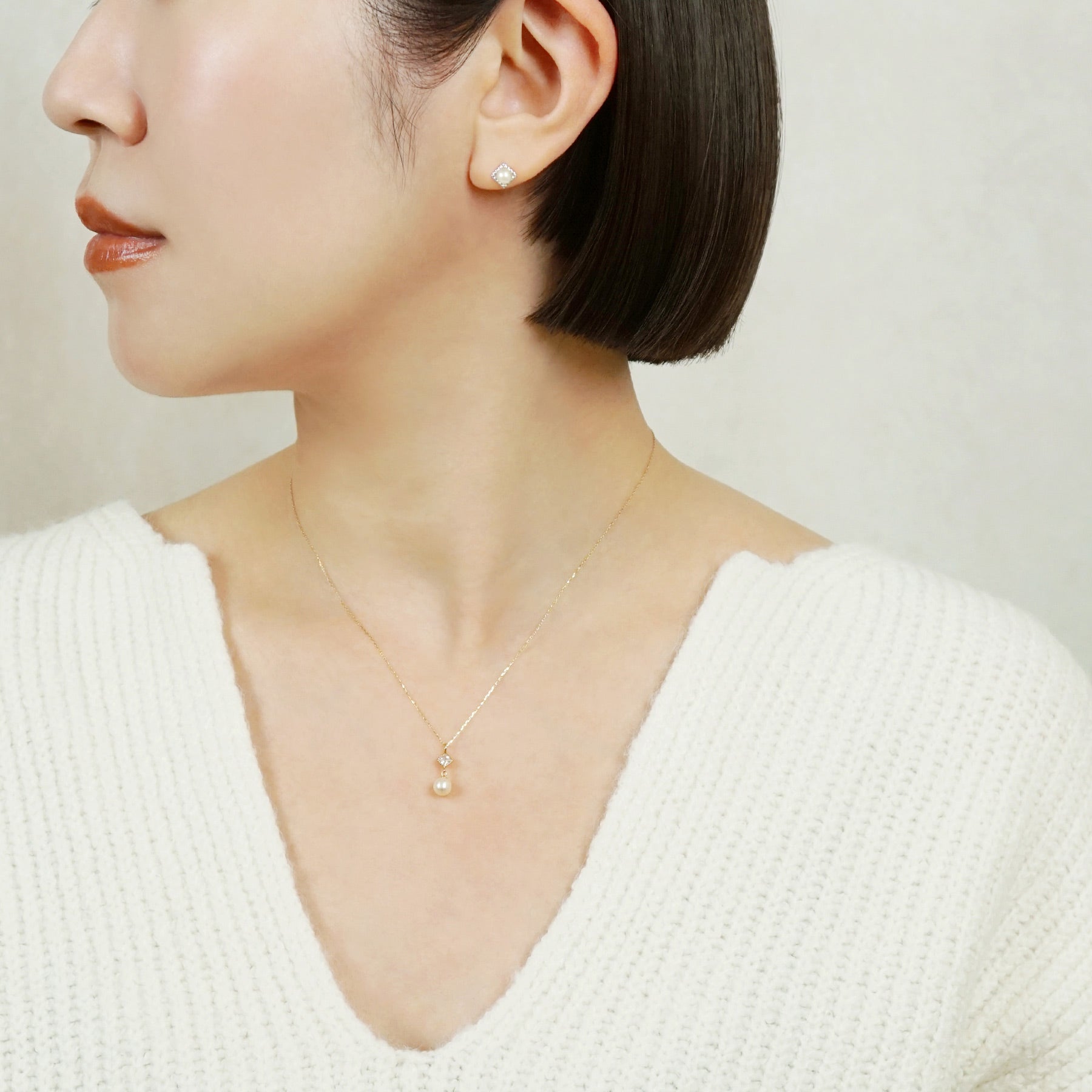 14K/10K Freshwater Pearl Square Stud Earrings (White Gold) - Model Image