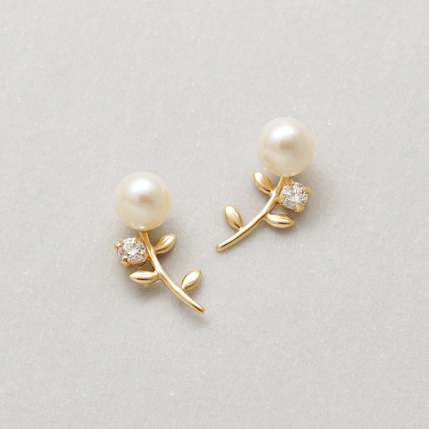 18K/10K Freshwater Pearl Leaves And Branches Stud Earrings (Yellow Gold) - Product Image