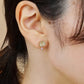 [Birth Flower Jewelry] February - Marguerite Earrings (925 Sterling Silver / 18K) - Model Image