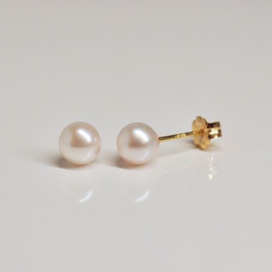 18K Yellow Gold Pearl Small Earrings [5mm] - Product Image