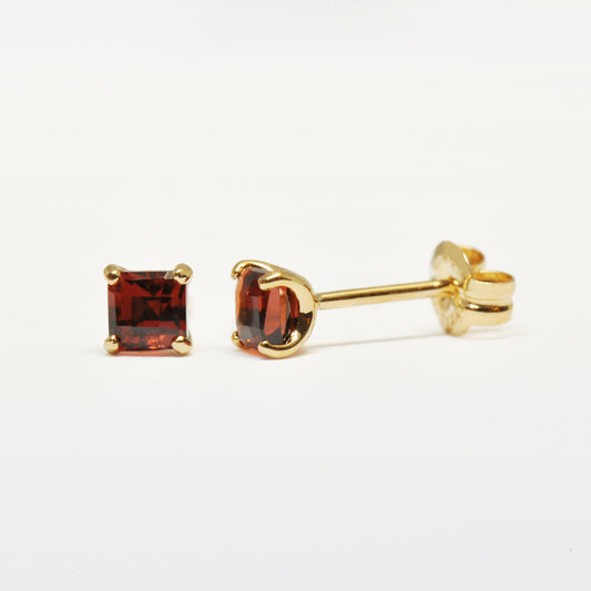 [Second Earrings] 18K Yellow Gold Garnet Earrings - Product Image