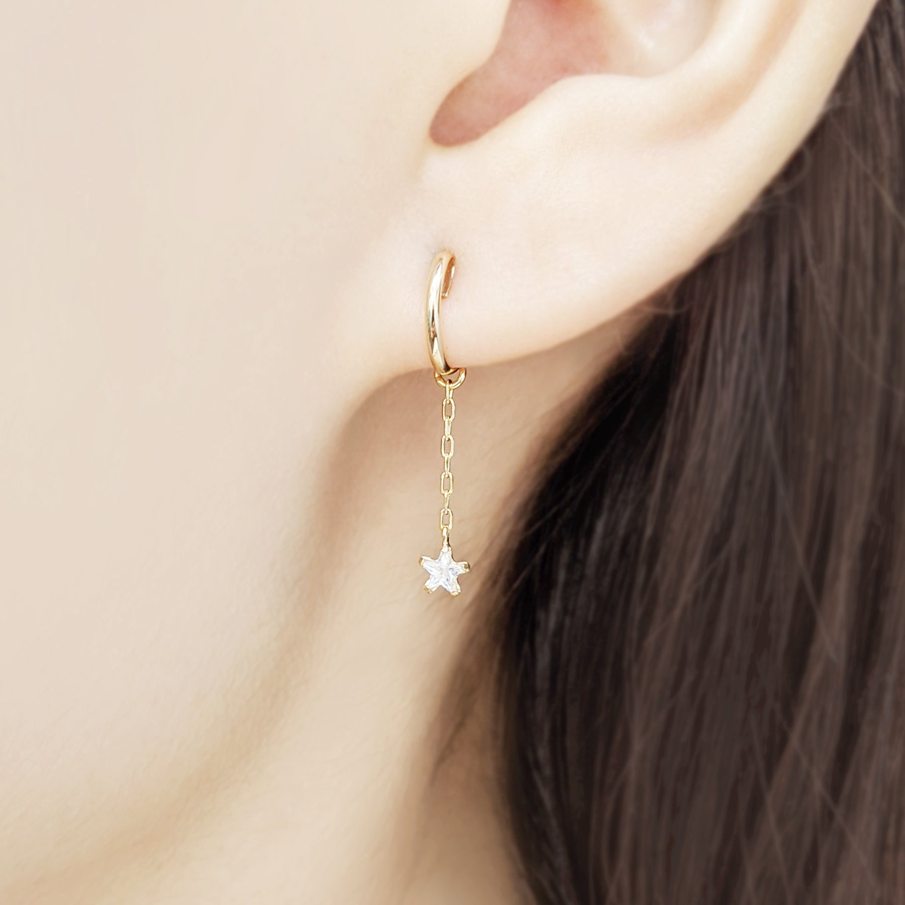 [Palette] 18K Yellow Gold Moon Star Earring Charms - Model Image